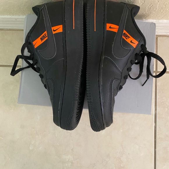 Nike Air Force 1 - Picture 7 of 7